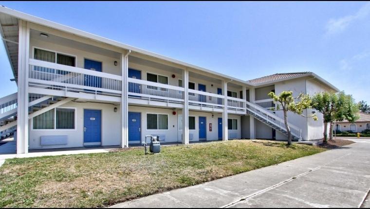 Coastal Valley Inn - Monterey คาสโตรวิลล์ ภายนอก รูปภาพ