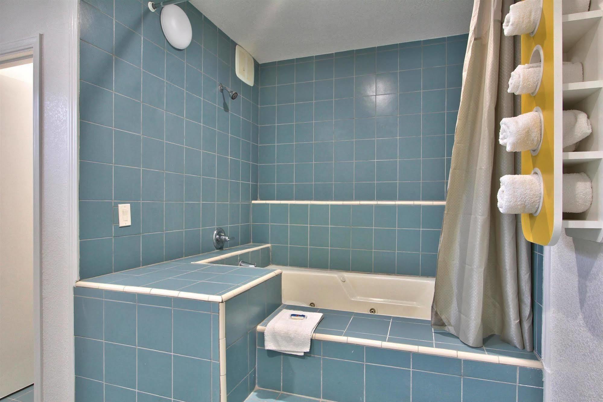 Coastal Valley Inn - Monterey คาสโตรวิลล์ ภายนอก รูปภาพ